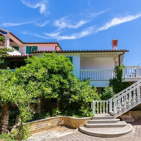 Apartament And Vjera *