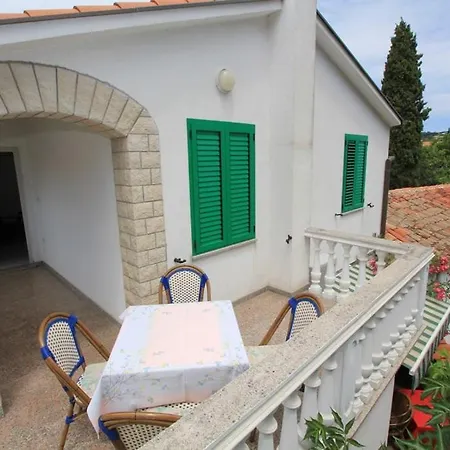 And Vjera Appartement