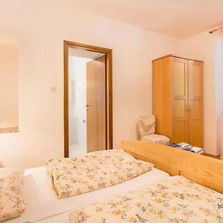 Apartment Vjera *
