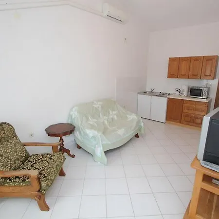 Apartament And Vjera