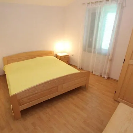 Apartament And Vjera