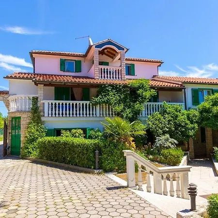 Apartamento And Vjera