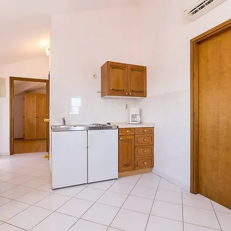 Apartment Vjera *