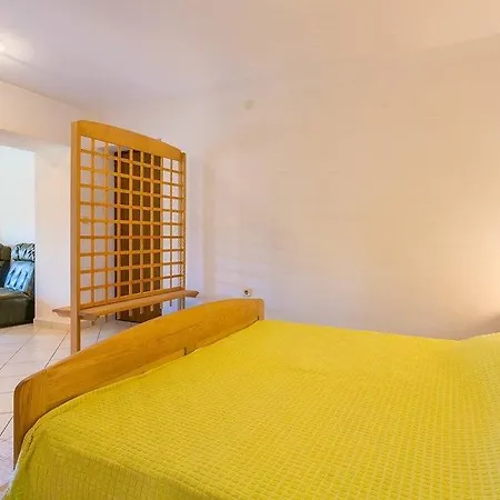 Apartment Vjera *